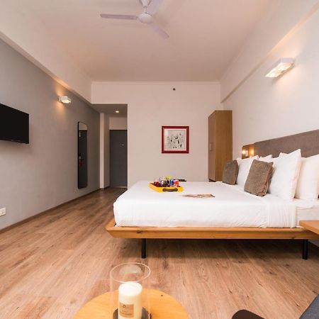 Oyo Townhouse 028 Corporate Suite Noida Exterior photo
