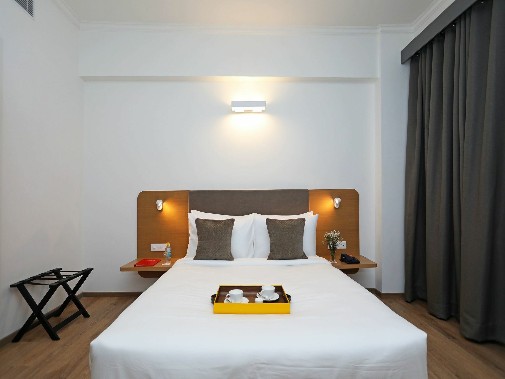 Oyo Townhouse 028 Corporate Suite Noida Exterior photo